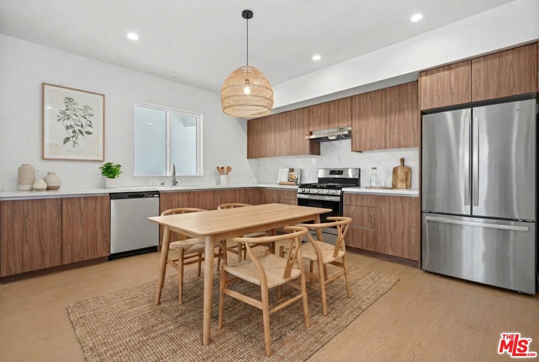 1717 Winona Blvd Unit: 304