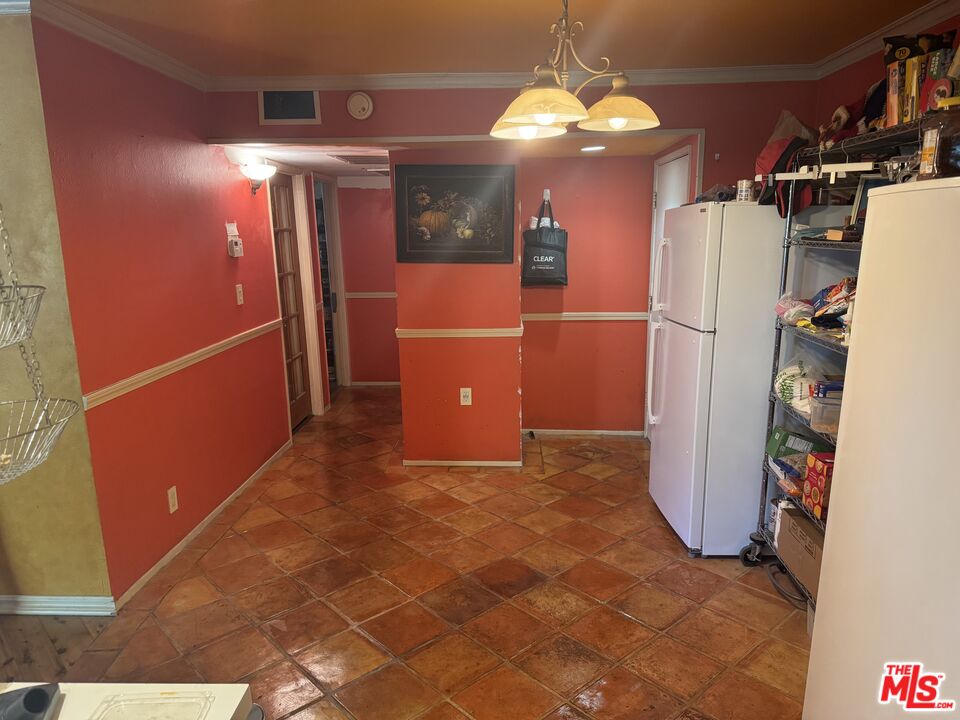 950 N Kings Rd Unit: 144