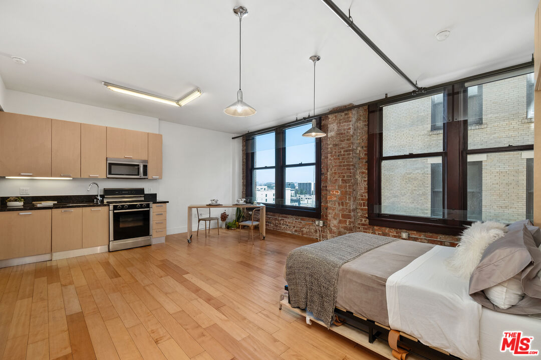 460 S Spring St Unit: 1008