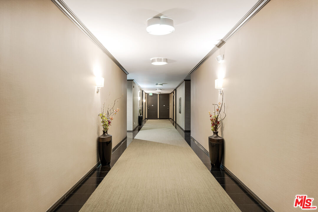 262 N Crescent Dr Unit: 2 E