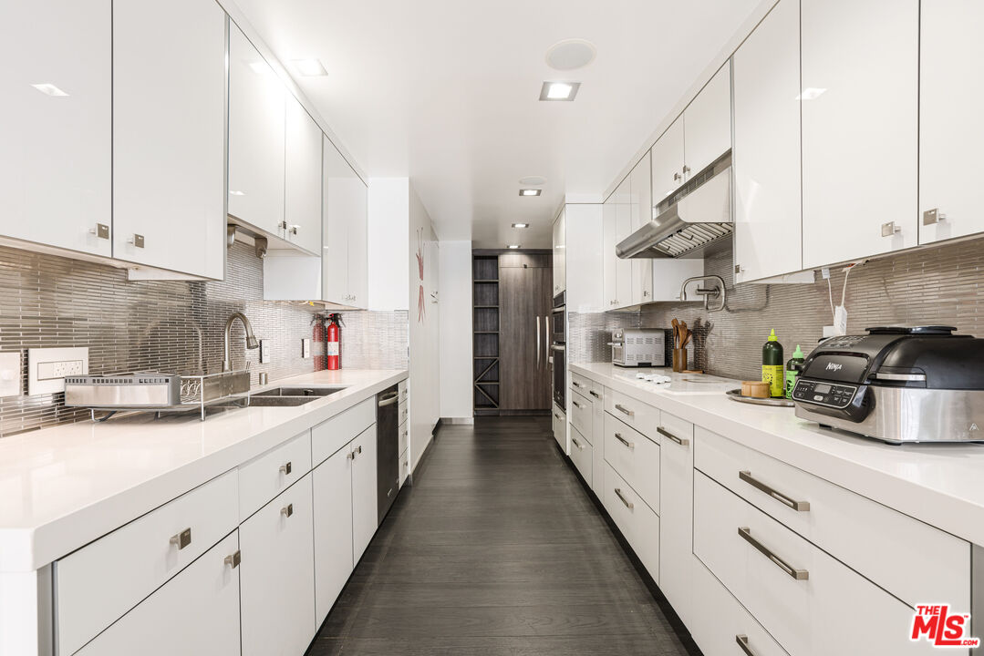 262 N Crescent Dr Unit: 2 E