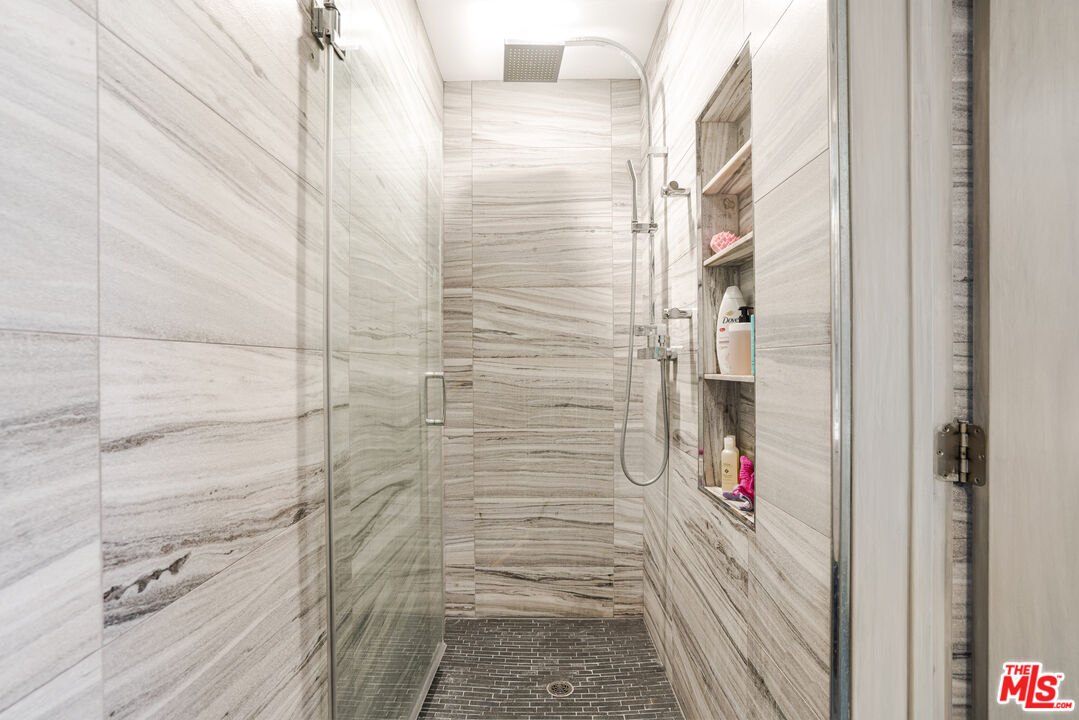 262 N Crescent Dr Unit: 2 E