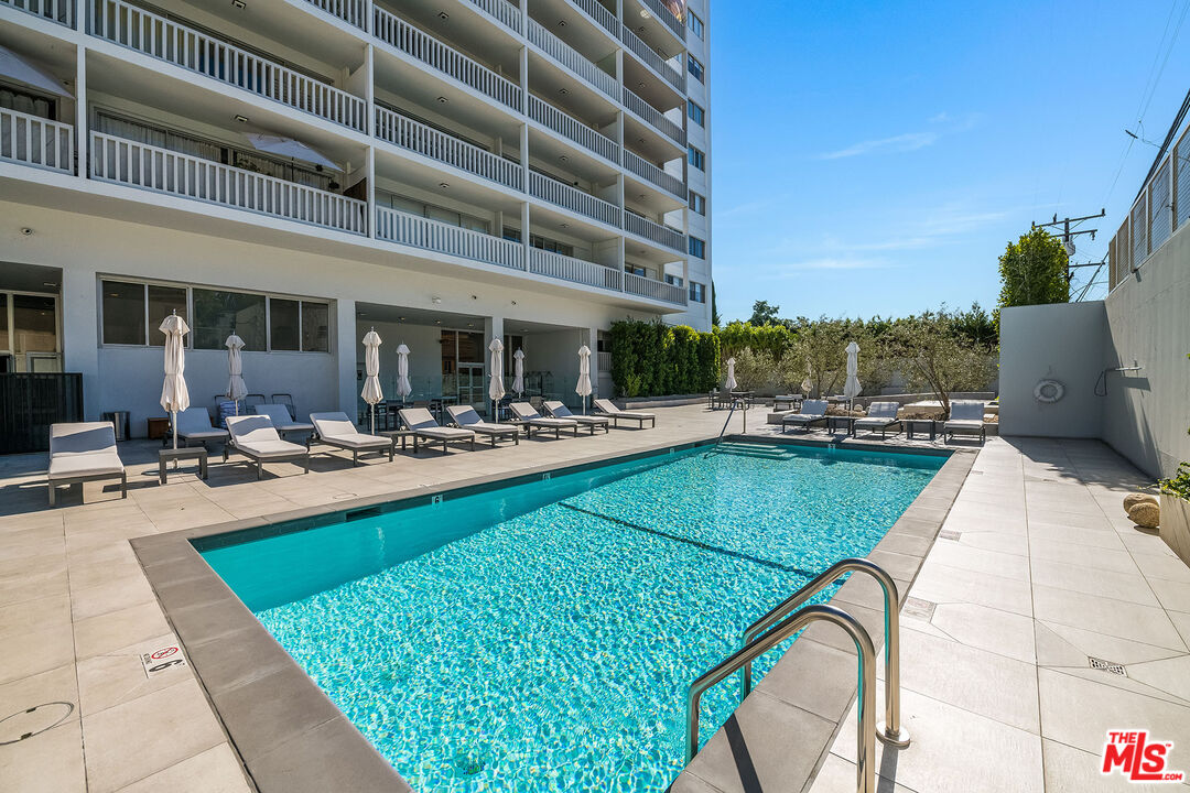 999 N Doheny Dr Unit: 306
