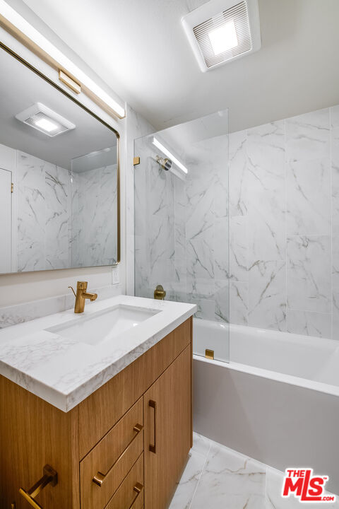 999 N Doheny Dr Unit: 306