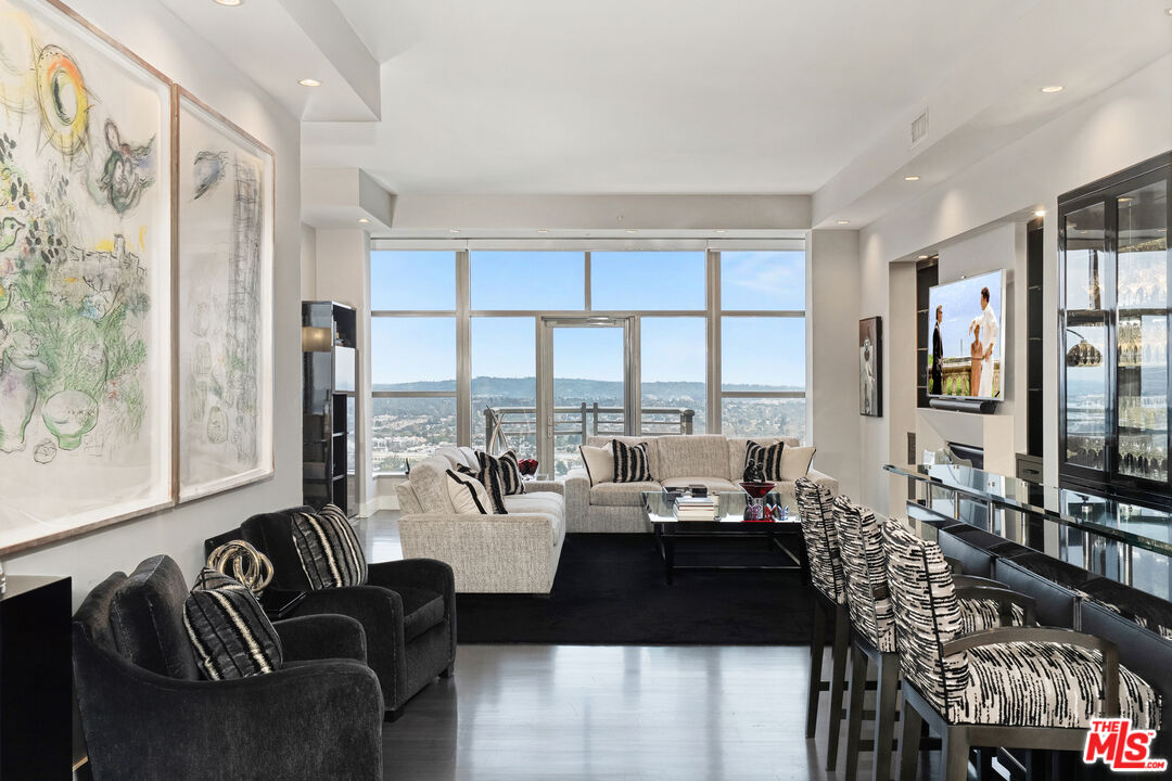 10776 Wilshire Blvd Unit: 1802