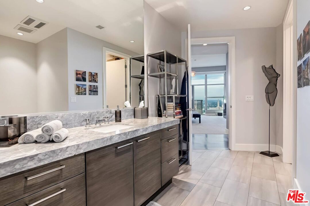 10776 Wilshire Blvd Unit: 1802