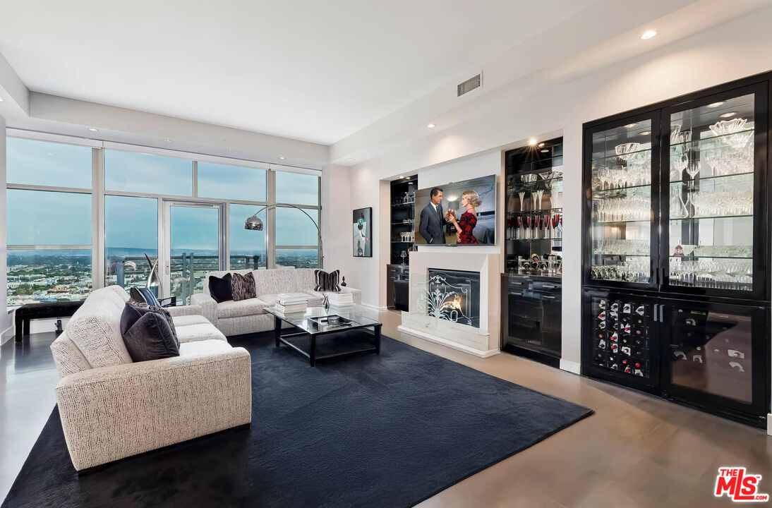 10776 Wilshire Blvd Unit: 1802