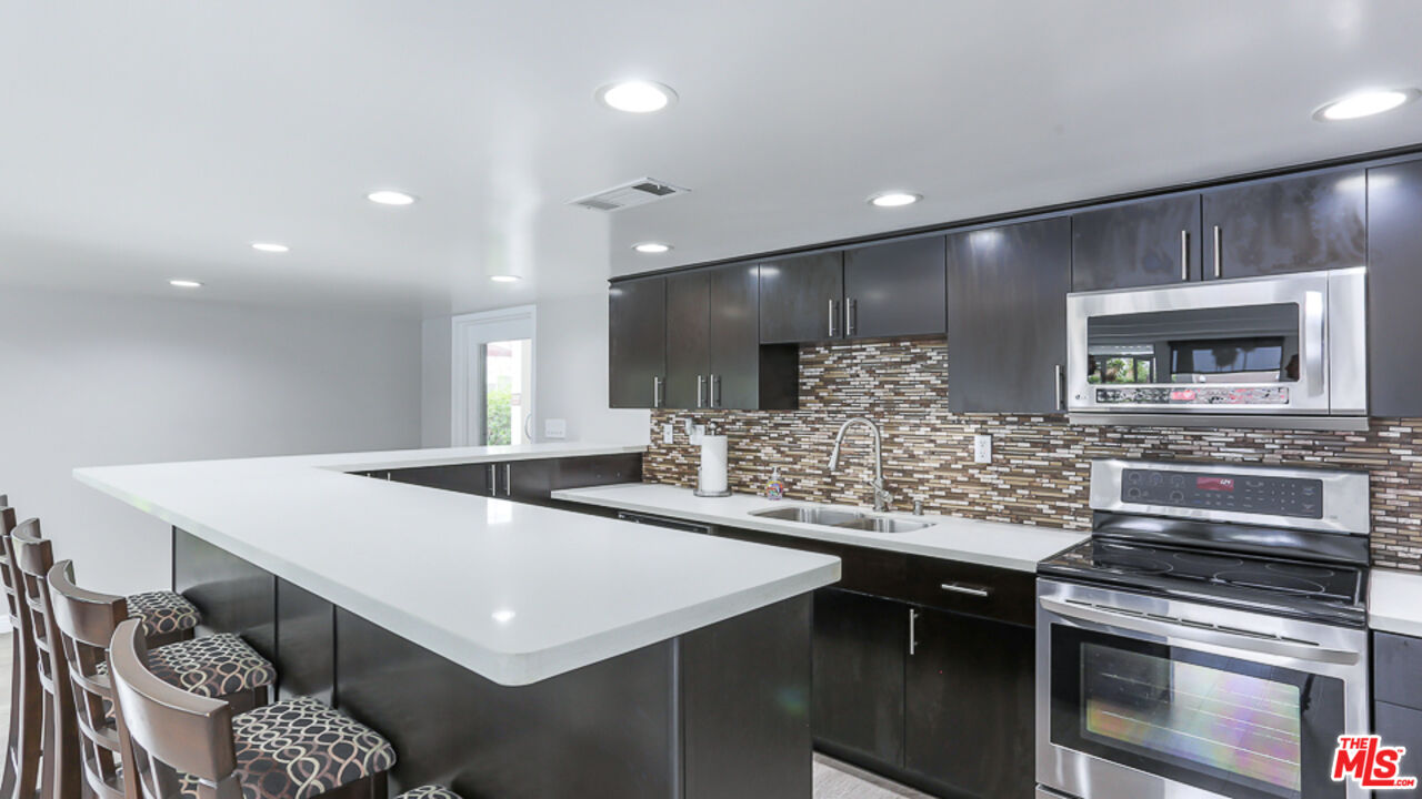 7250 Franklin Ave Unit: 1112