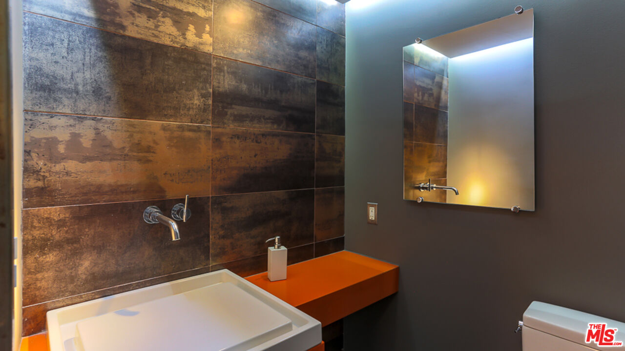 7250 Franklin Ave Unit: 1112