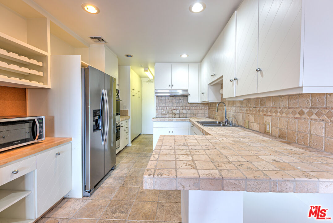 10551 Wilshire Blvd Unit: 1103