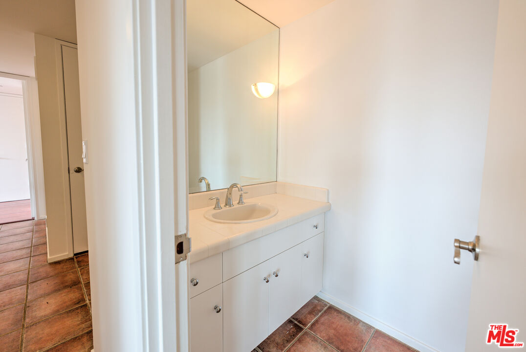 10551 Wilshire Blvd Unit: 1103