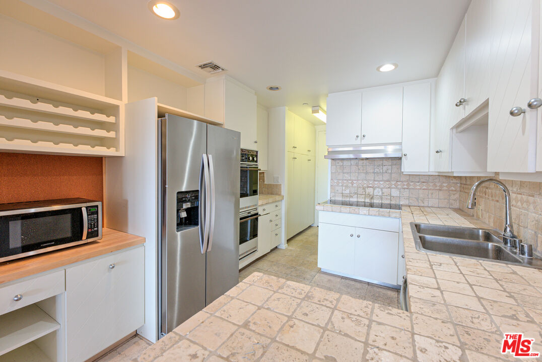 10551 Wilshire Blvd Unit: 1103