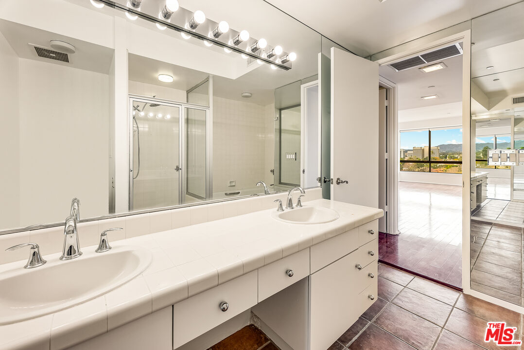 10551 Wilshire Blvd Unit: 1103