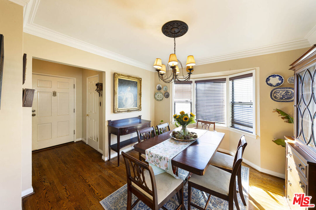 532 N San Marino Ave