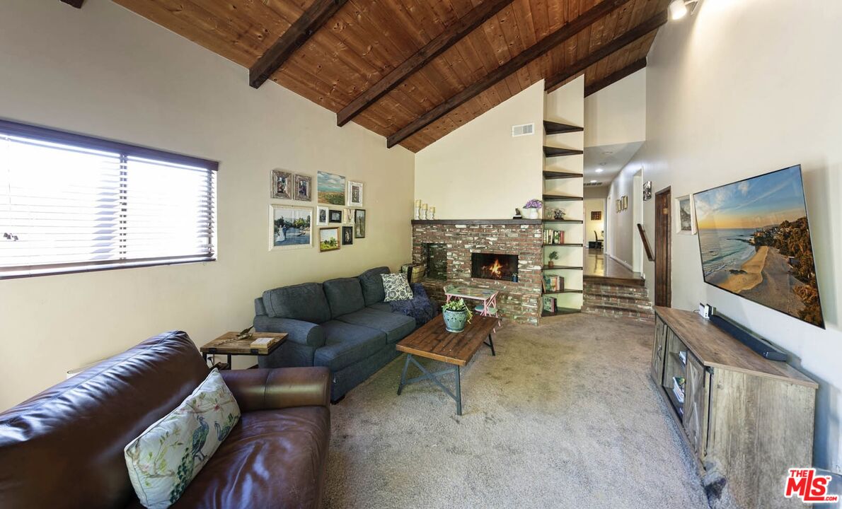 532 N San Marino Ave