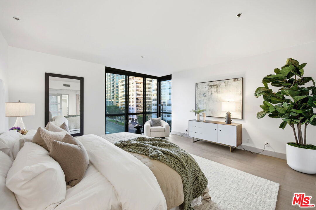 10660 Wilshire Blvd Unit: 804