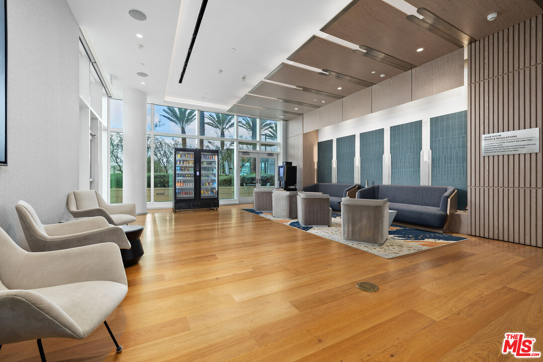 877 Francisco St Unit: 728