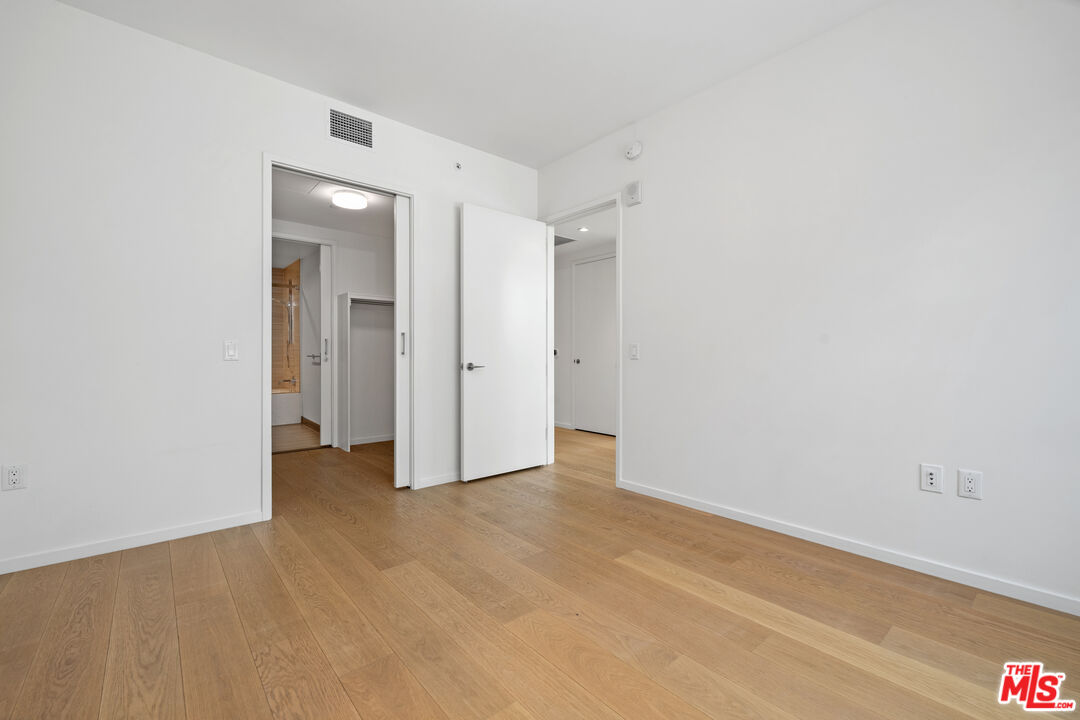 877 Francisco St Unit: 728