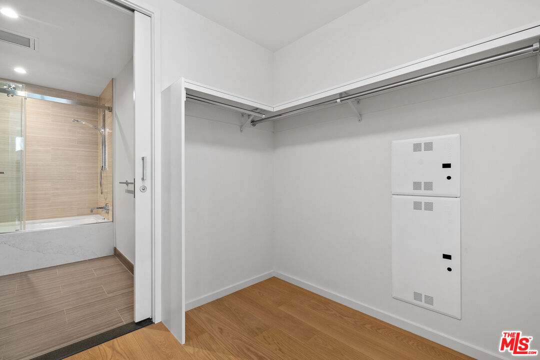 877 Francisco St Unit: 728