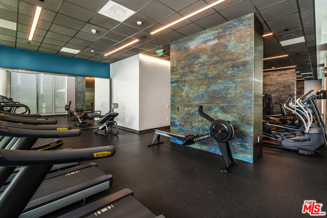 877 Francisco St Unit: 728