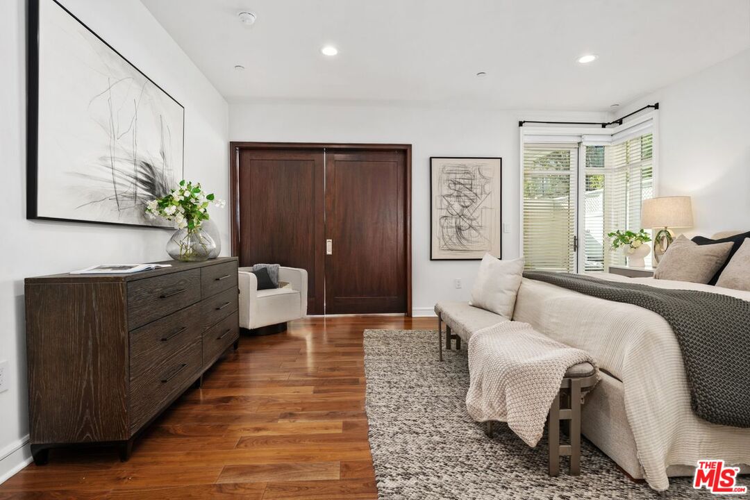 447 N Doheny Dr Unit: 102