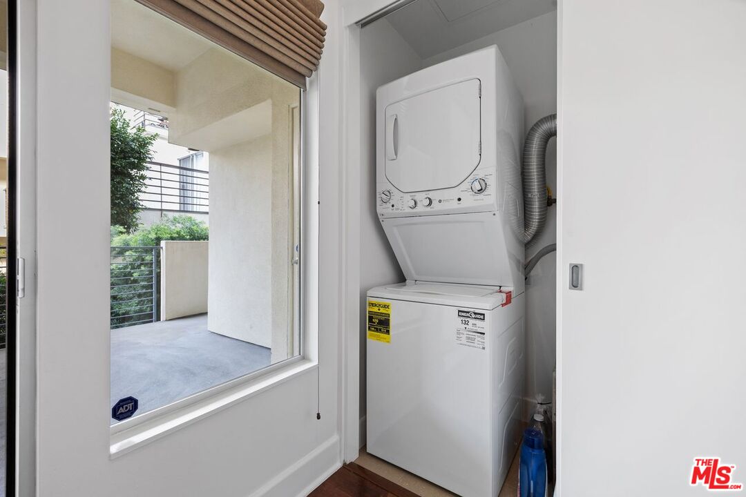 1250 N Harper Ave Unit: 416