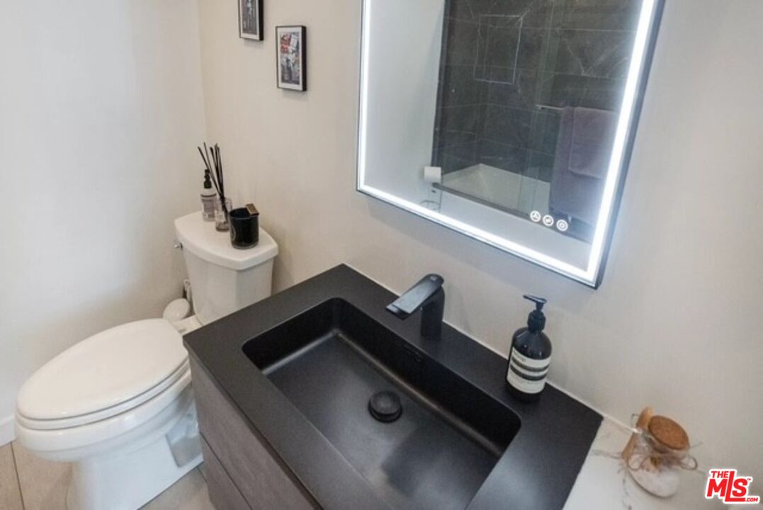 8535 W West Knoll Dr Unit: 212