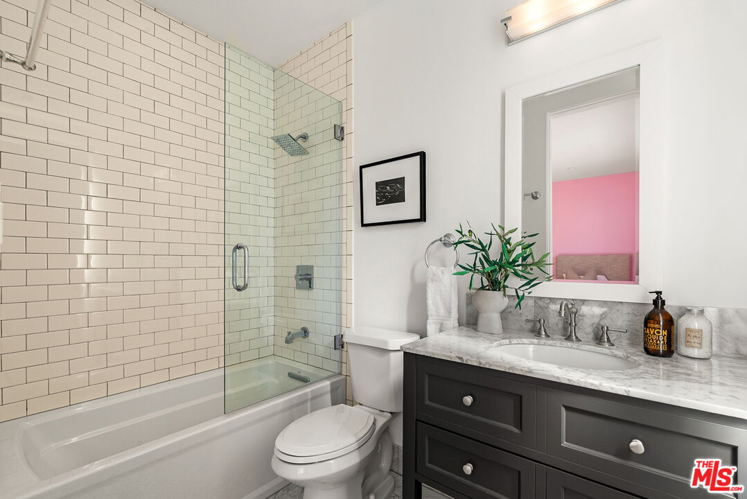 530 N Alta Vista Blvd