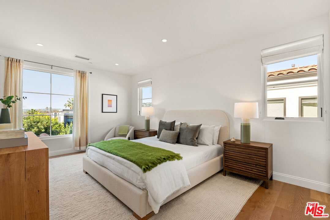 530 N Alta Vista Blvd