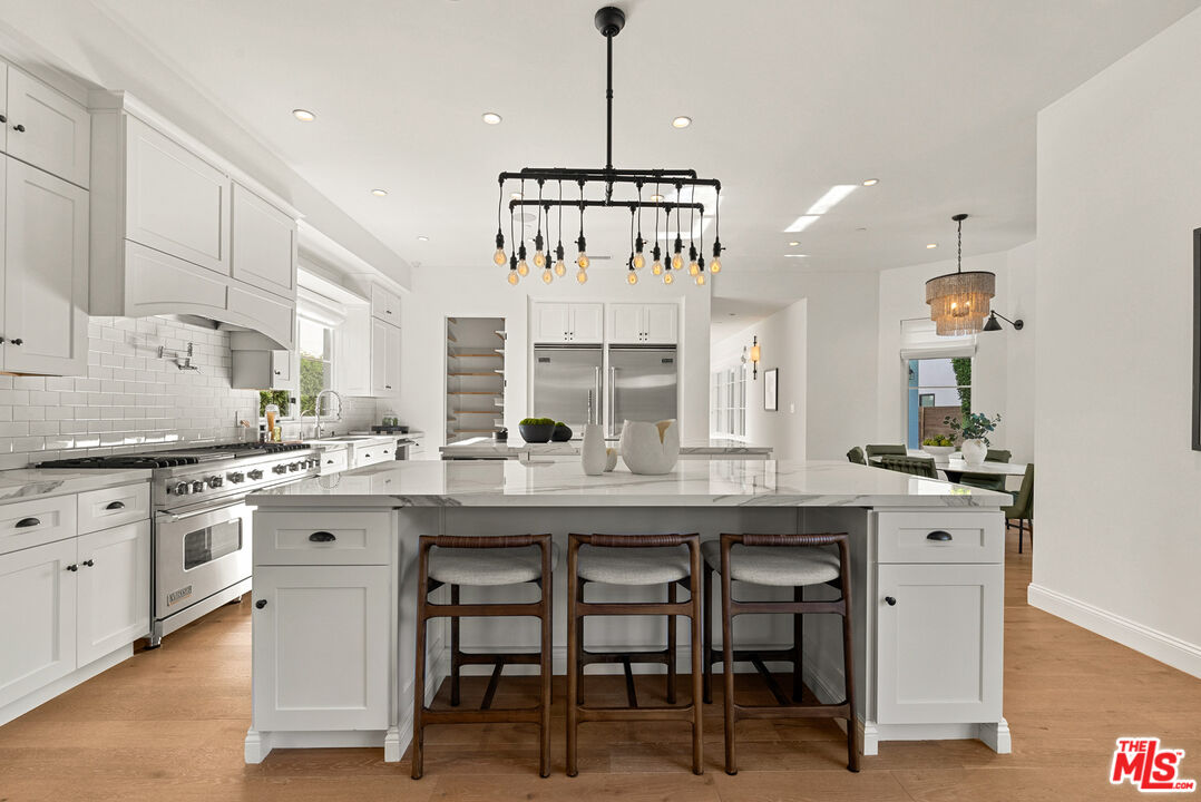 530 N Alta Vista Blvd