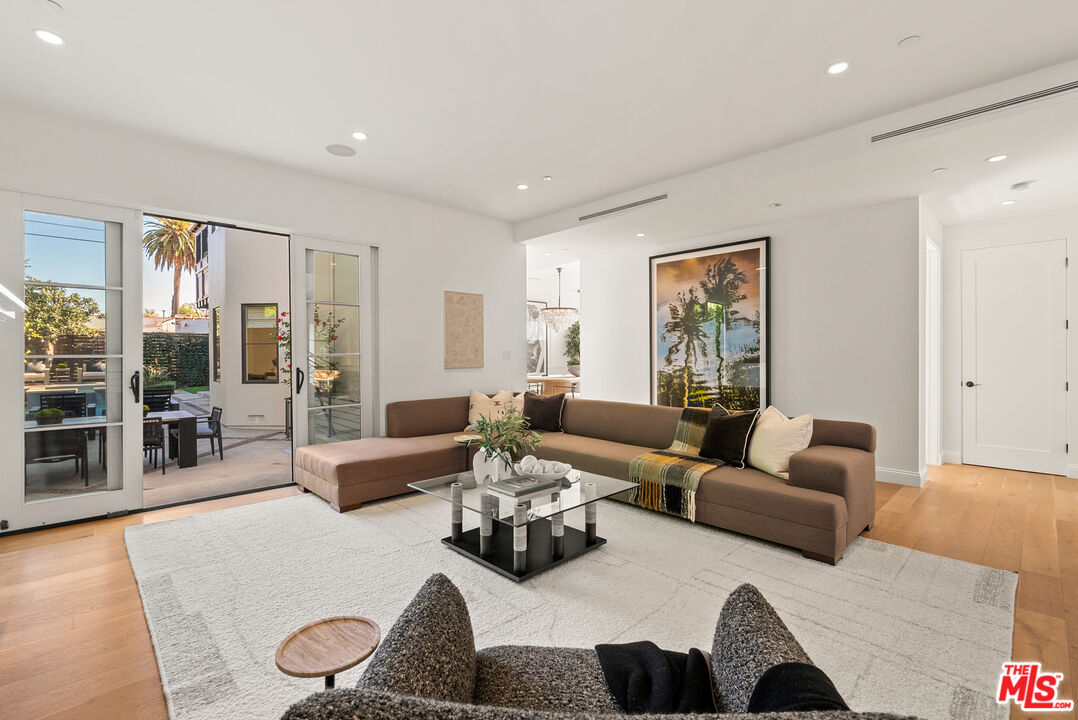 530 N Alta Vista Blvd