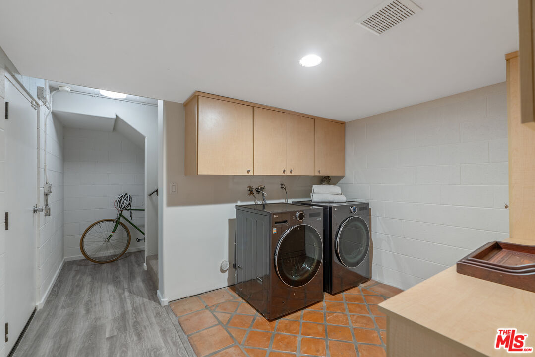 640 N Sweetzer Ave Unit: 10