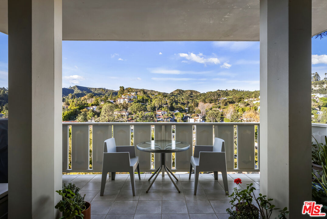 4411 Los Feliz Blvd Unit: 1104