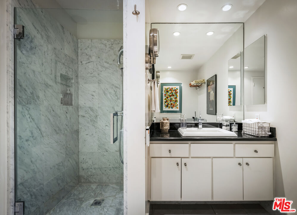 4411 Los Feliz Blvd Unit: 1104