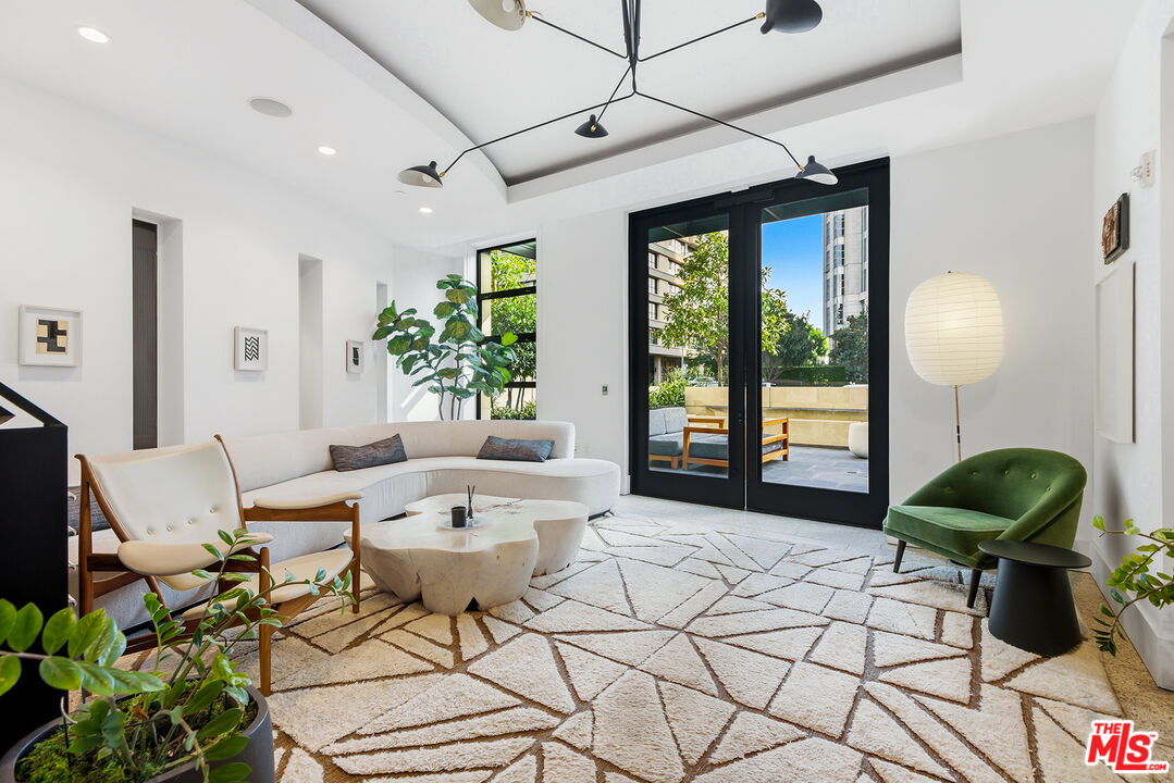 10777 Wilshire Blvd Unit: 401