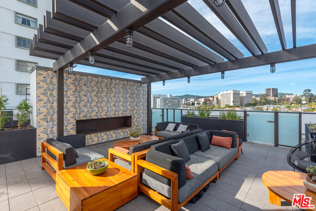 10777 Wilshire Blvd Unit: 403
