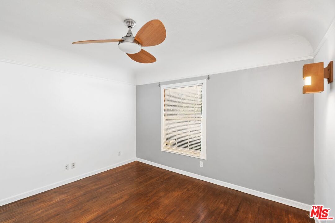 934 N La Jolla Ave