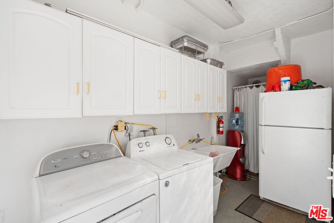934 N La Jolla Ave
