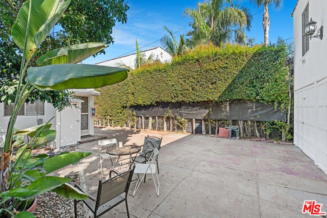 934 N La Jolla Ave