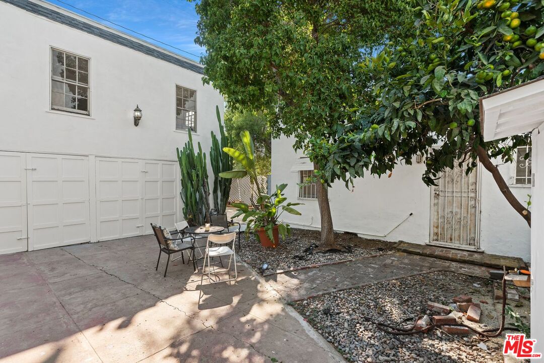 934 N La Jolla Ave