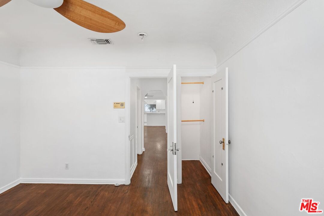 934 N La Jolla Ave