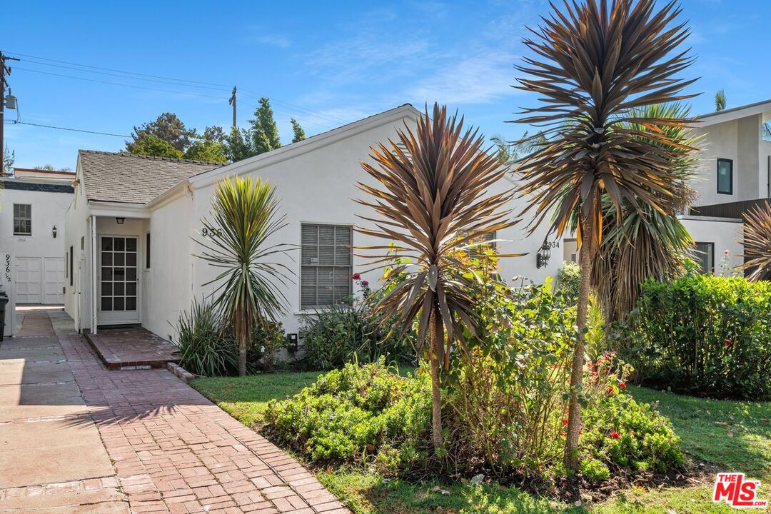 934 N La Jolla Ave