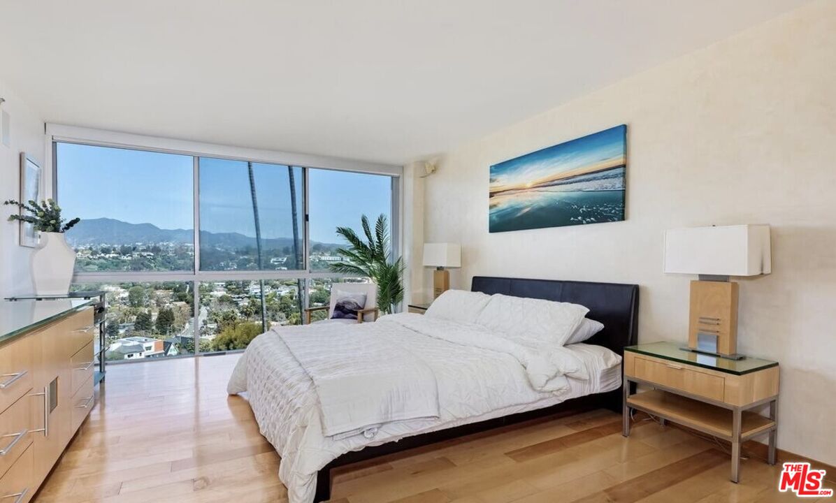 201 Ocean Ave Unit: 609P