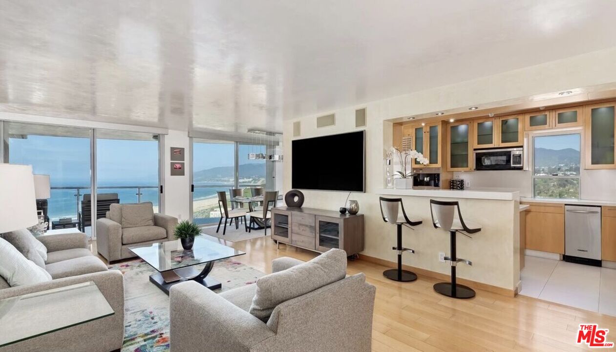 201 Ocean Ave Unit: 609P