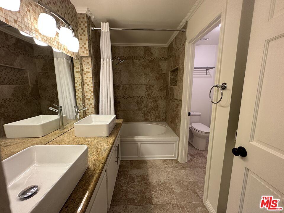 4240 Lost Hills Rd Unit: 2403