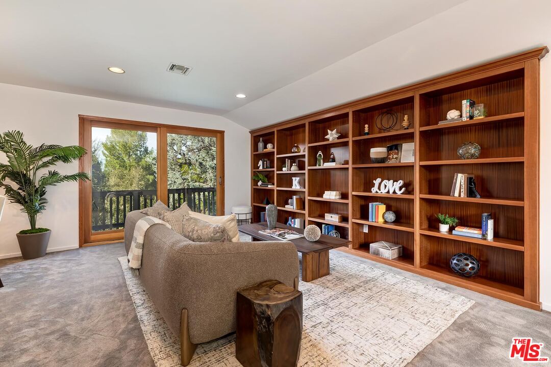 4463 Bergamo Dr