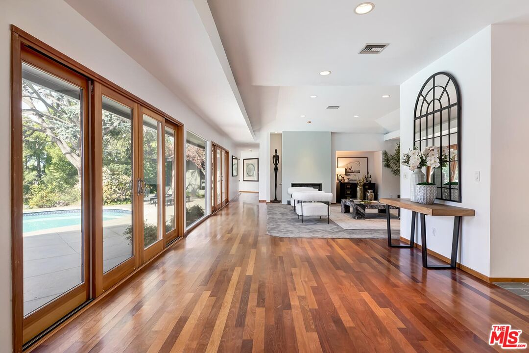 4463 Bergamo Dr
