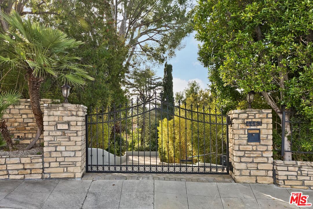 4463 Bergamo Dr