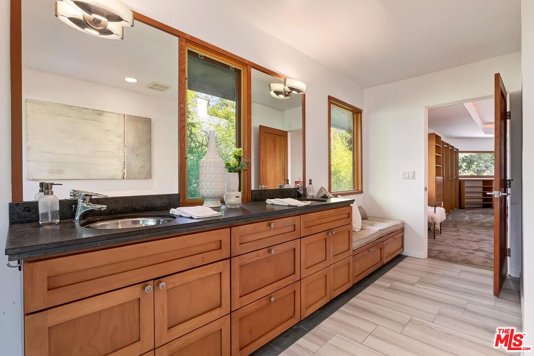 4463 Bergamo Dr