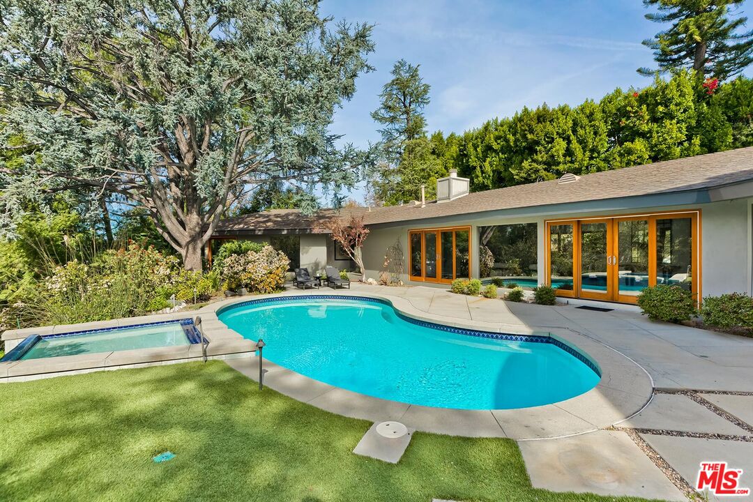 4463 Bergamo Dr